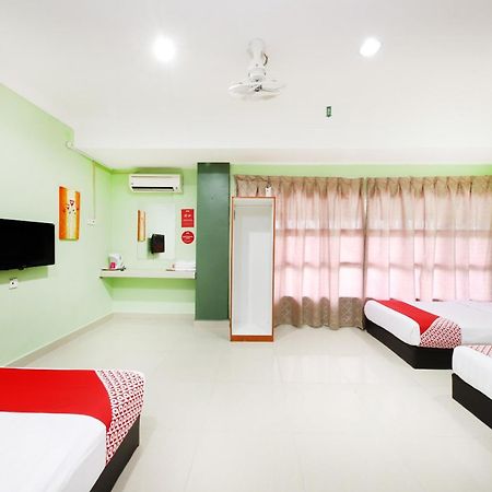 Super Oyo 720 Corridor Hotel 2 Pekan Buitenkant foto
