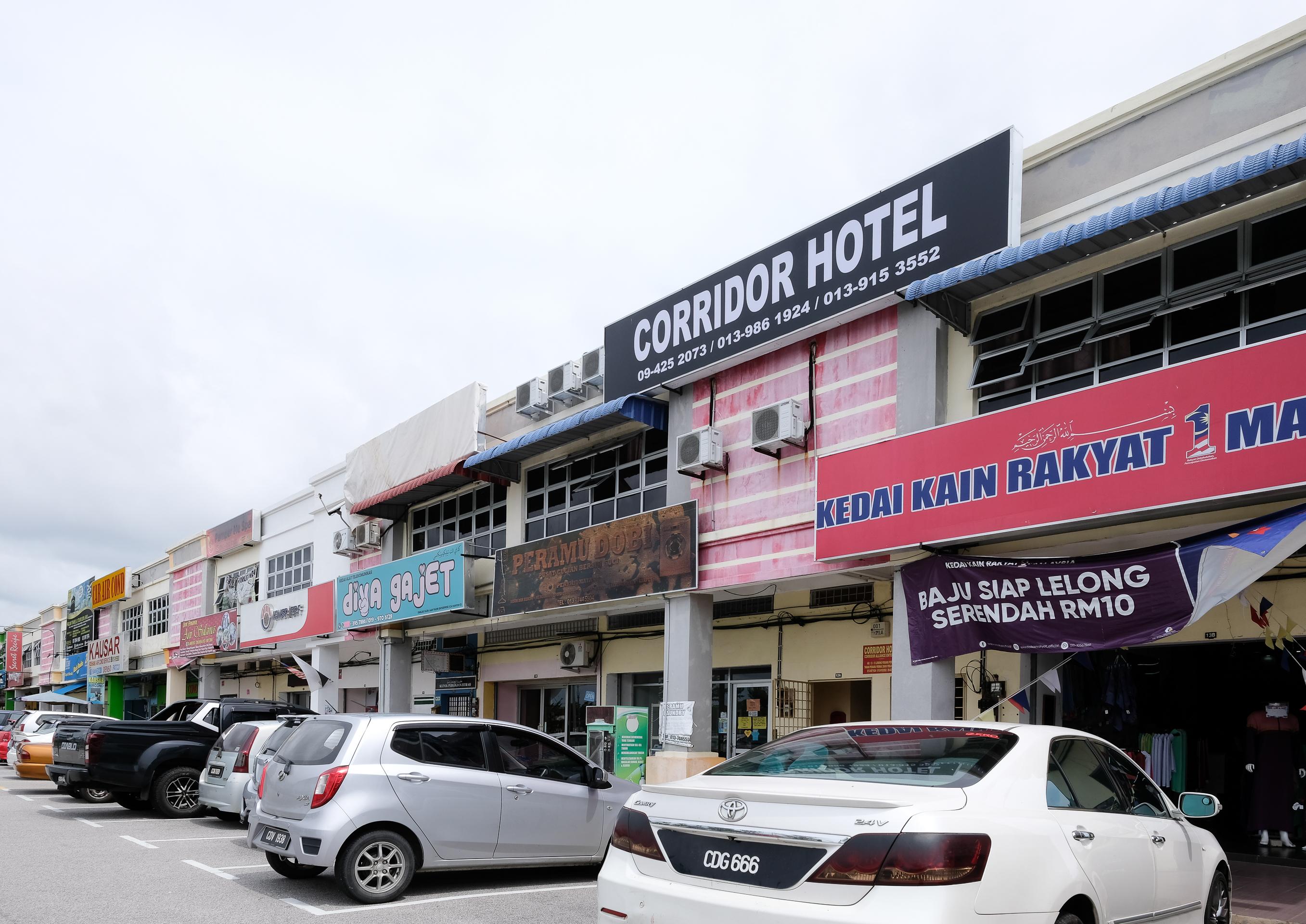 Super Oyo 720 Corridor Hotel 2 Pekan Buitenkant foto